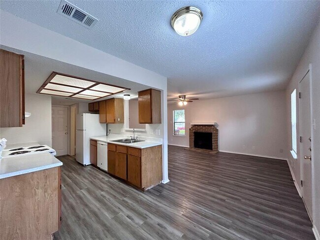 Building Photo - 9300 Kempler Dr