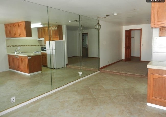 Foto del edificio - 17210 Newhope St