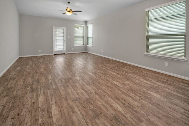 Foto del edificio - 11660 Bakersfield Pass