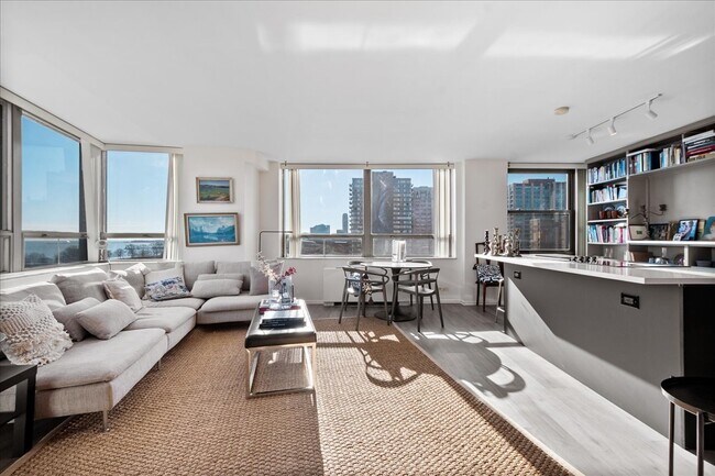 Foto del edificio - 5701 N Sheridan Rd