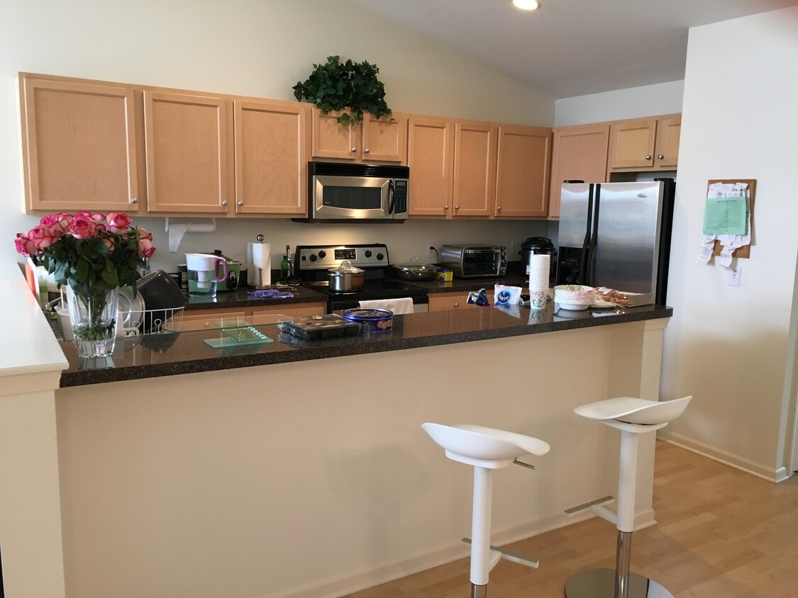 Foto principal - 2912 Signature Blvd