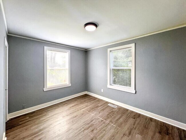 Foto del edificio - Comfortable 2-Bedroom Home with Great Feat...