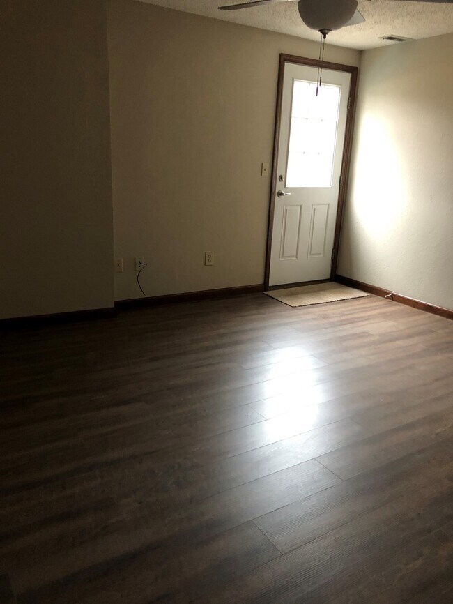 Foto del edificio - 509 Pepperhill Ct