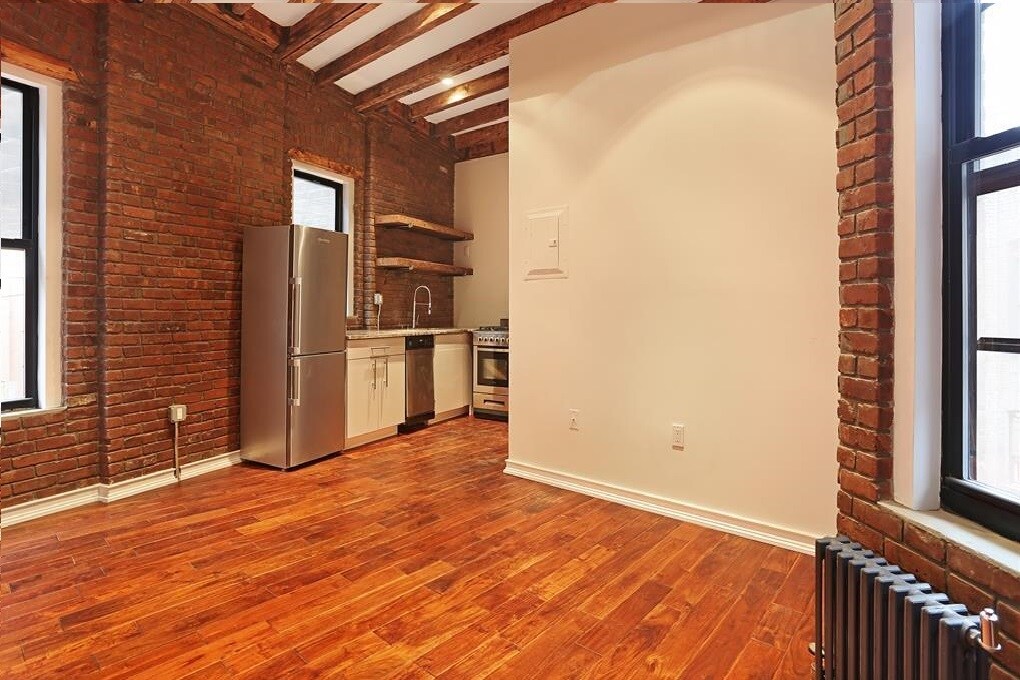 Primary Photo - 51 Monroe St