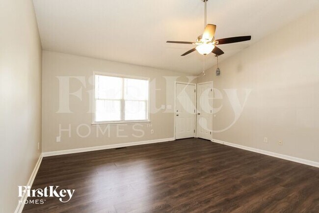 Foto del edificio - 1507 Cambridge Heights Pl NW