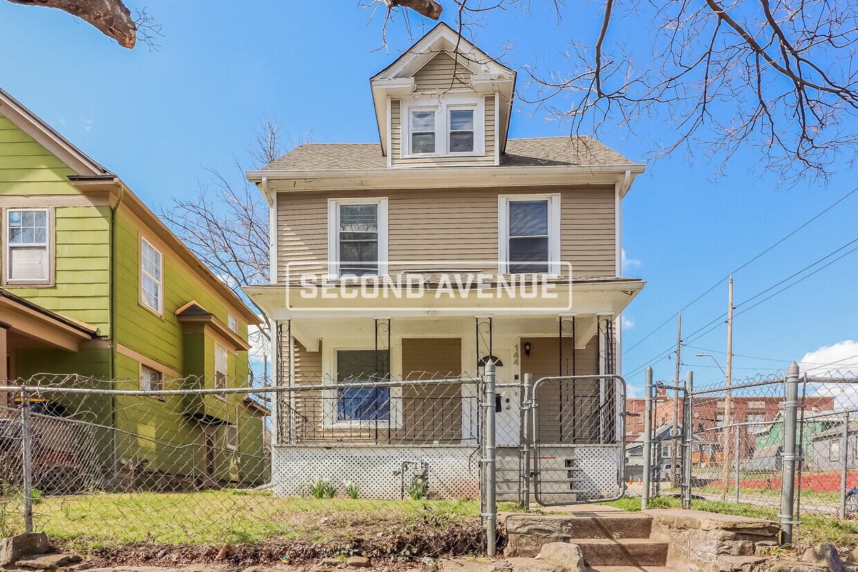 Foto principal - 144 N White Ave