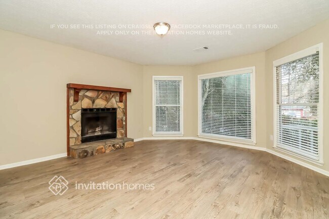 Foto del edificio - 649 Cedar Valley Trce