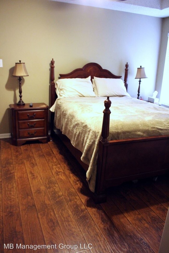 Building Photo - 2 br, 1.5 bath House - 5148 Sleepy Hollow