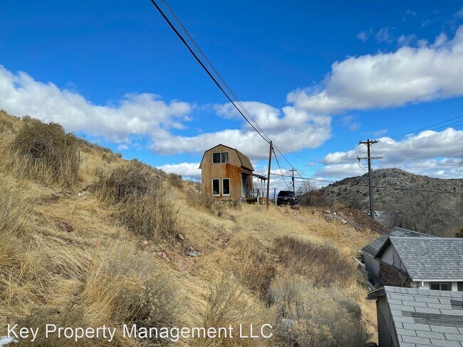 Building Photo - 1 br, 1.5 bath House - 797 Newark