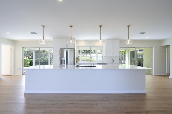 Building Photo - 912 Marlin Cir