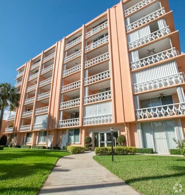 Building Photo - 15 S Golfview Rd