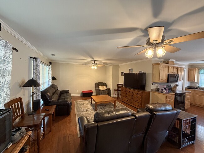 Foto del edificio - 3710 Robinson St