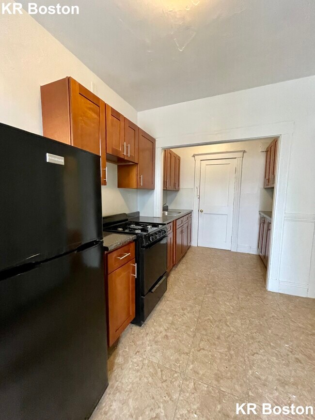 Building Photo - 8 Vinal St