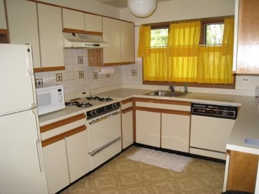 Primary Photo - 120 Red Fox Ln