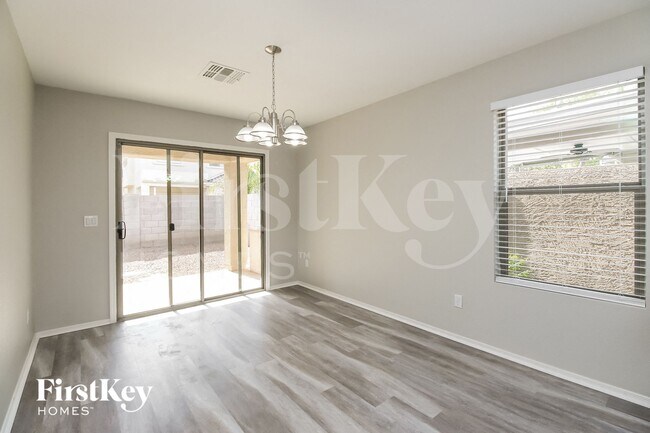 Foto del edificio - 3741 E Jasper Dr