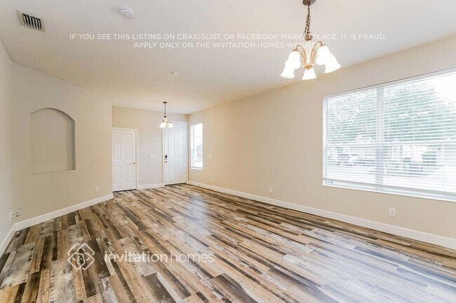 Foto del edificio - 8560 Deer Chase Dr