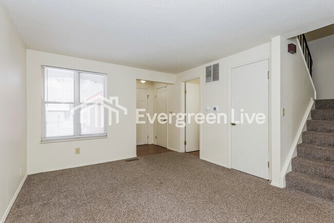 Foto del edificio - 8241 Schoolgate Dr