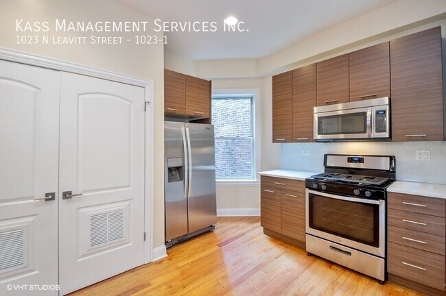 Photo - 1023 N Leavitt St Apartment