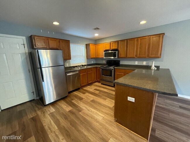 Foto del edificio - 1899 W Stone St