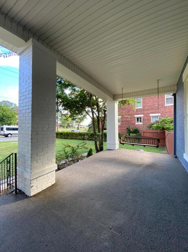 Foto del edificio - 1401 Jefferson St