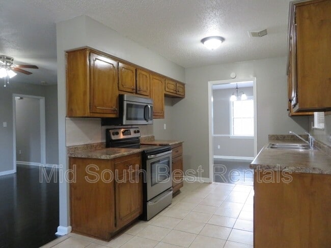 Building Photo - 5300 Fieldcrest Ave