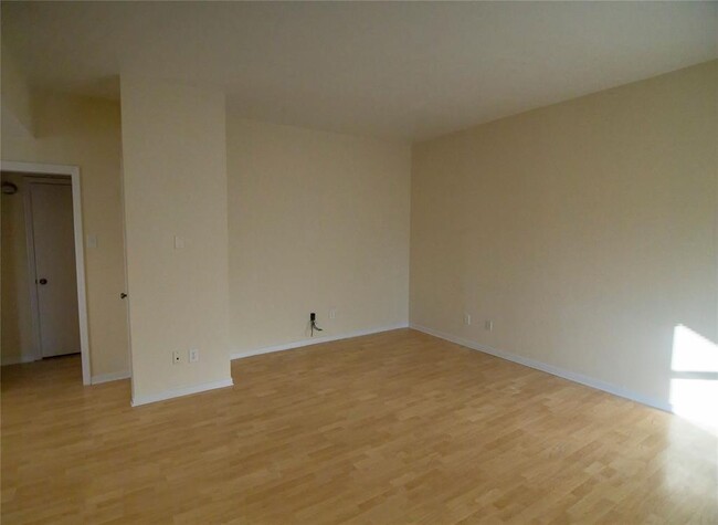 Foto del edificio - 10727 Park Village Pl