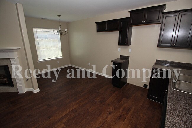 Foto del edificio - Traditonal Brick Home