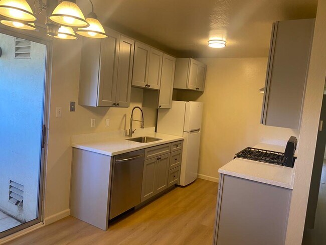 Building Photo - 5849 El Dorado Ave