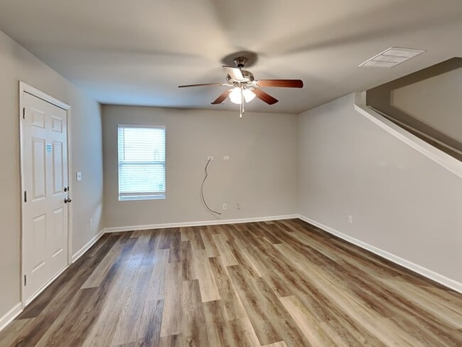 Building Photo - 15 Blake Ave