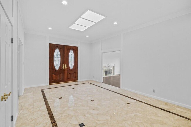 Foto del edificio - 2585 Butternut Dr