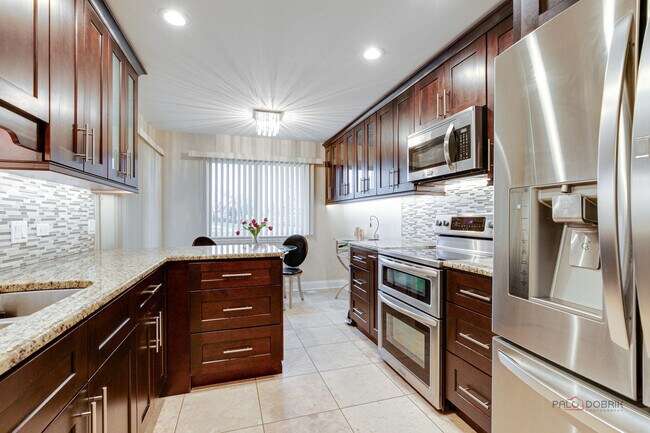 Foto del edificio - 1022 Boxwood Ct