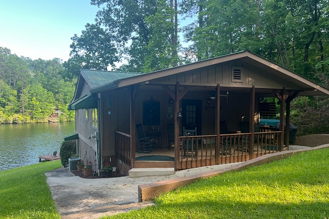 Building Photo - 210 Lake Becky Rd