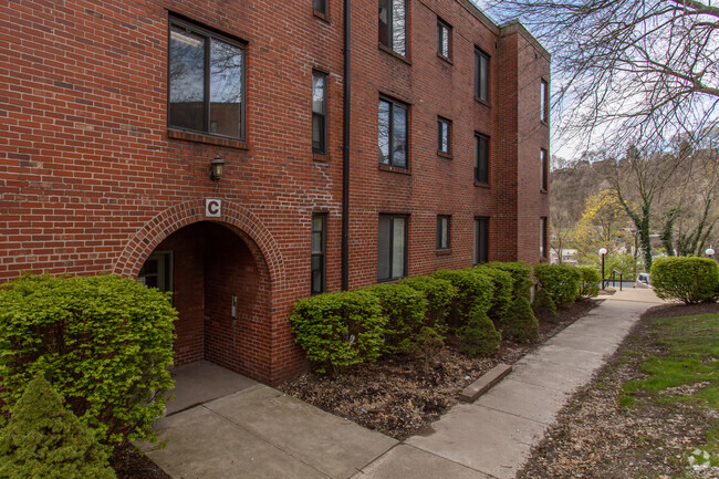 Entrance - Palm Garden Apartments