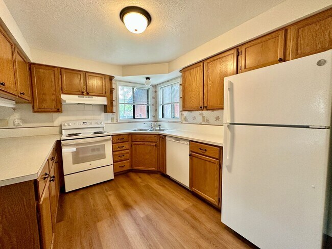 Foto del edificio - Quiet Condo in Quiet Community for Rent.