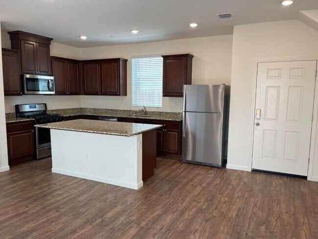 Foto del edificio - 5 Bedroom Close to Beale Air Force Base