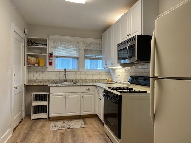 Building Photo - 211 2nd Ave