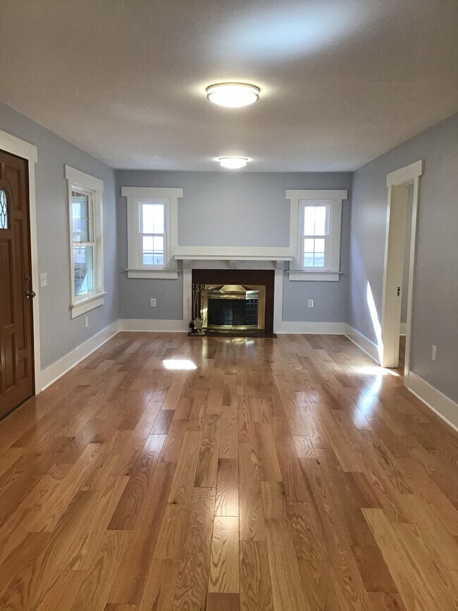 Área de sala y comedor - 535 Prescott St