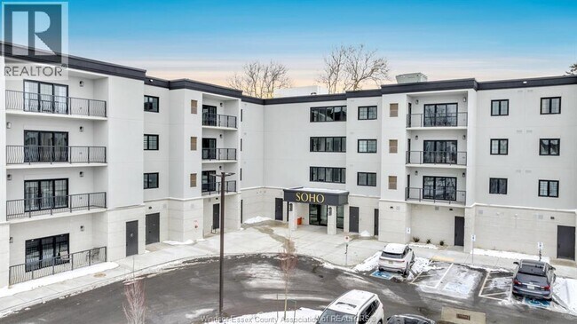 Photo du bâtiment - 3817 Howard Ave