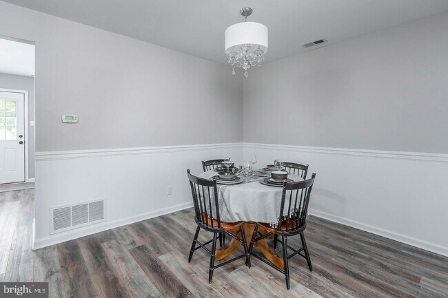 Building Photo - 639 Foxton Ct