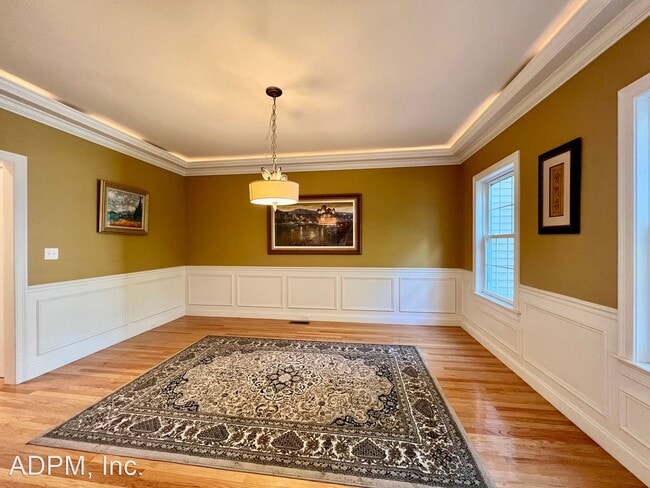 Building Photo - 4 br, 4 bath House - 17 Kenney Road Middle...
