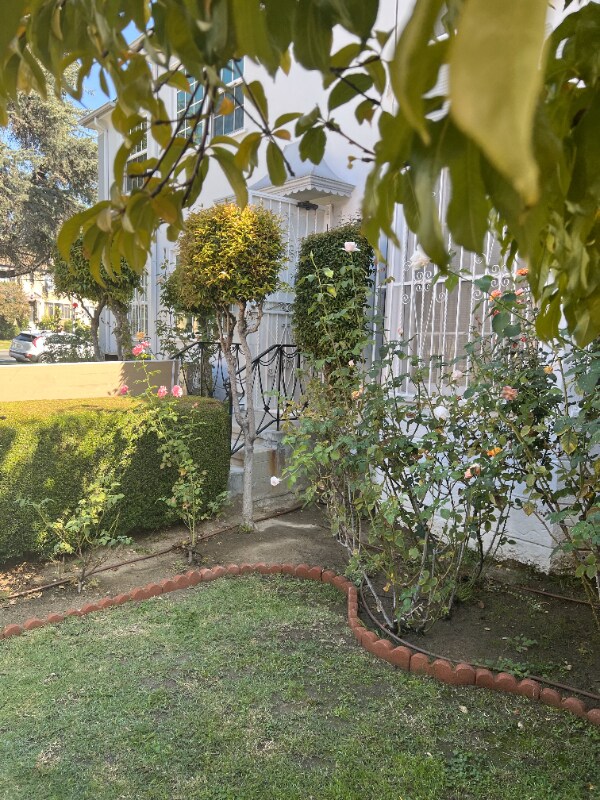 Foto del edificio - 4116-4120 Los Feliz Blvd