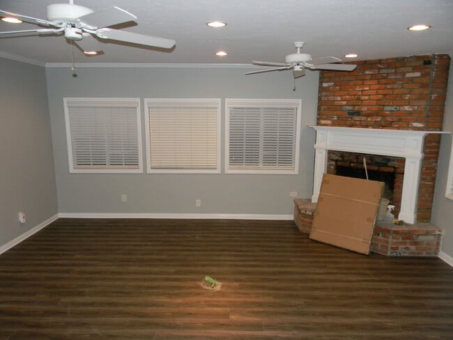 Photo - 1143 E Rose Ave House