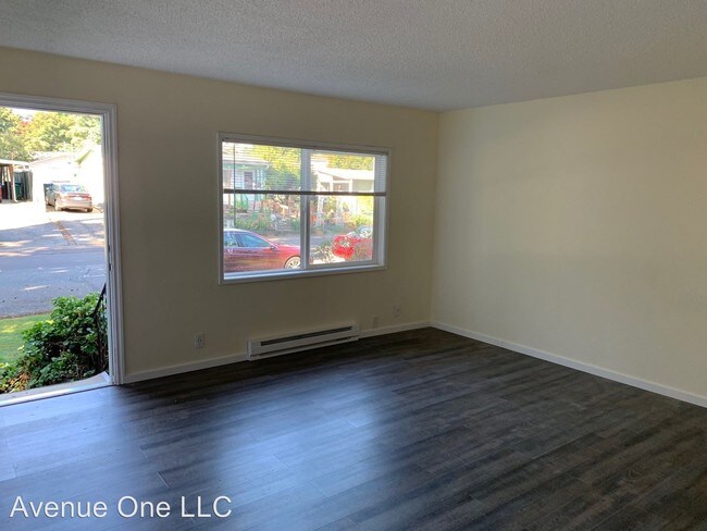 Foto del edificio - 626 Harrington Ave NE
