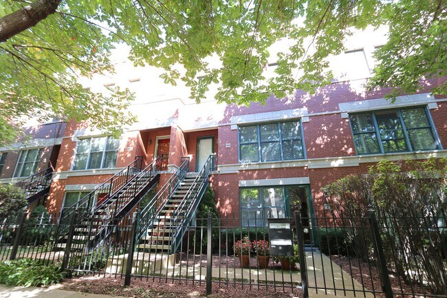 Building Photo - 1344 W Fillmore St