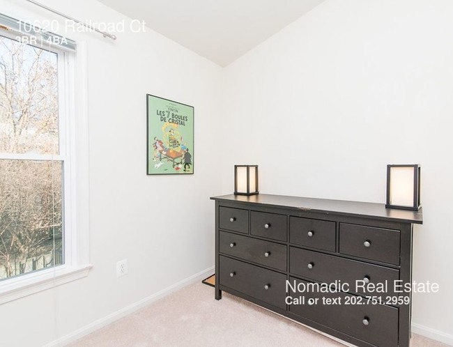 Building Photo - 10620 Railroad Ct