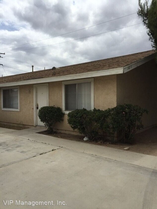 14025 Spruce St, Hesperia, CA 92345 Room for Rent in Hesperia, CA