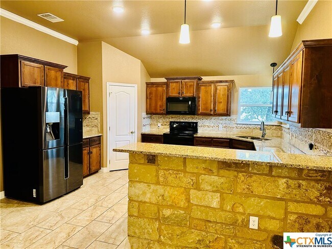 Building Photo - 1030 Republic Cir