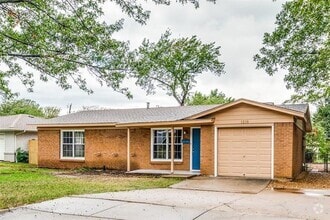Building Photo - 1230 Bellaire Dr