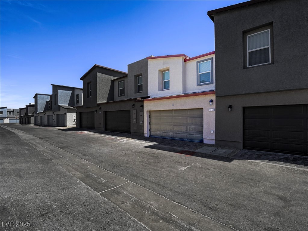 Foto principal - 9364 Serene Hbr St