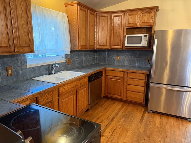 Foto del edificio - 2527 Delwood Ave